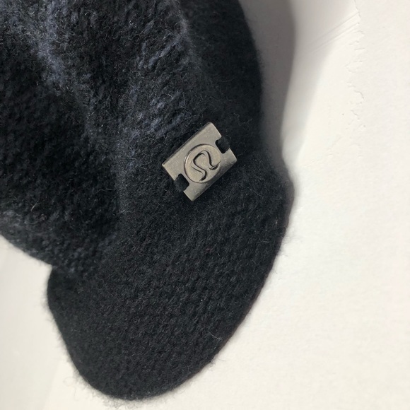 lululemon athletica Accessories - Lululemon Grey Ombre Knit Fleece Lined Billed Cap